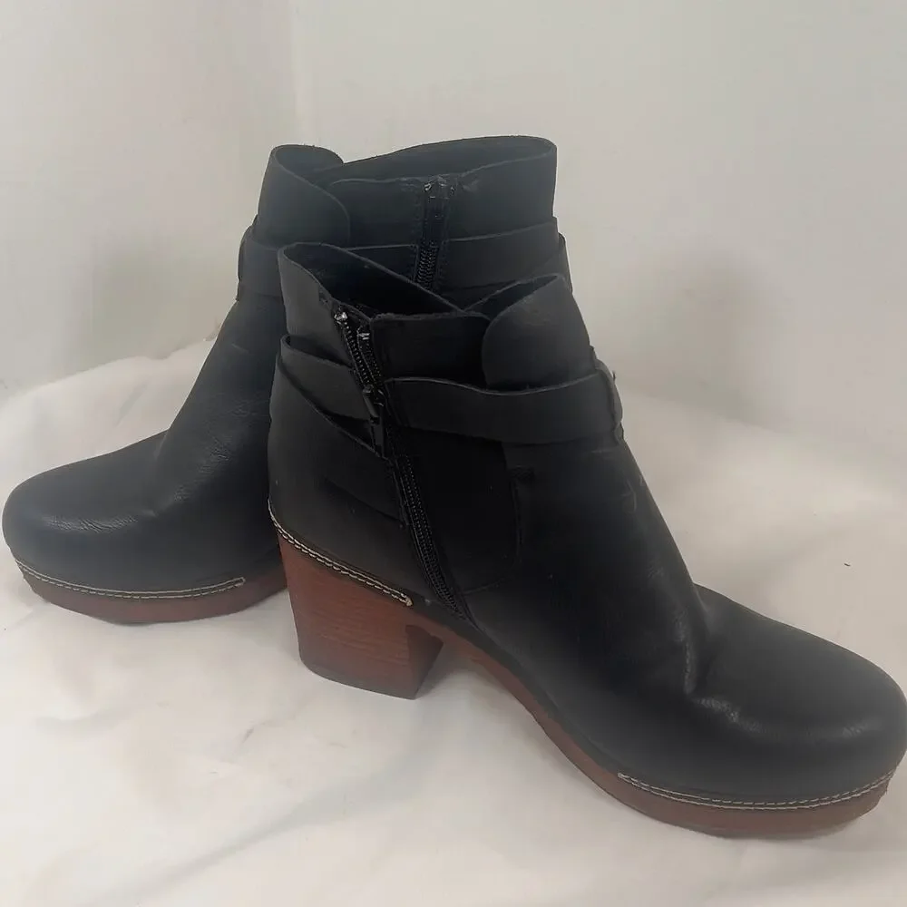 BlackFaux Leather Korks Trisha Platform Booties Adj Buckle Strap Womens 11M